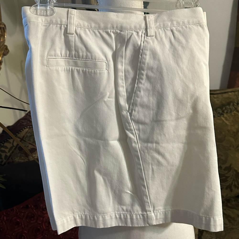 Petite Sophisticated Size 12 White Shorts